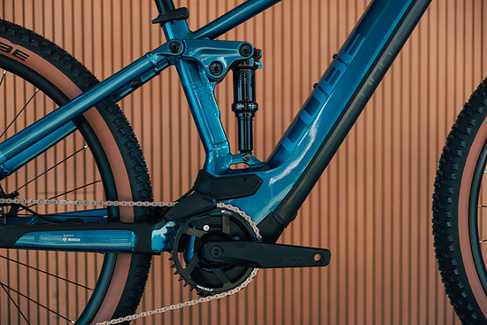 Mit welchem Motorsystem kommen E-Bikes von Cube? Ganz klar, mit Bosch Performance CX Smart System.