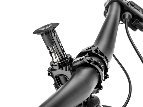 C69FGL700250-Clutch-160-9-front-drivetrain-view-studio-tool-detail-view-studio (MTB-News)