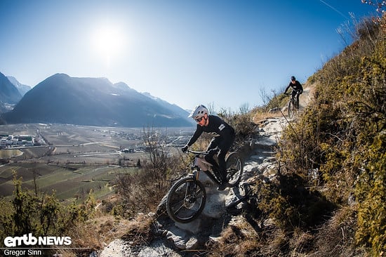 Wieder-einmal-verschlug-es-uns-auf-die-sonnenverwoehnten-Trails-um-Latsch-im-italienischen-Vinschgau-Hier-gibt-es-gerade-fuer-Vergleichstests-optimale-Bedingungen-und-passende-Trails
