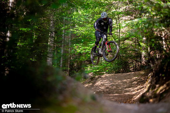 Canyon NeuronON AL 2025 Action PSturCanyon NeuronON AL 2025 Action PSturm-16