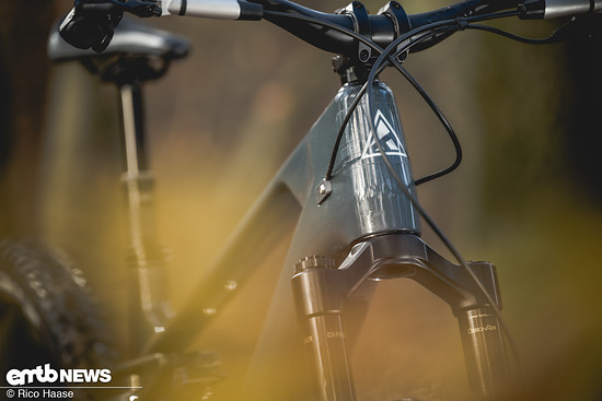 Kurzer Reach, hoher Stack, lange Kettenstreben – das Geometriekonzept ist anders und kann etwas Eingewöhnung benötigen.