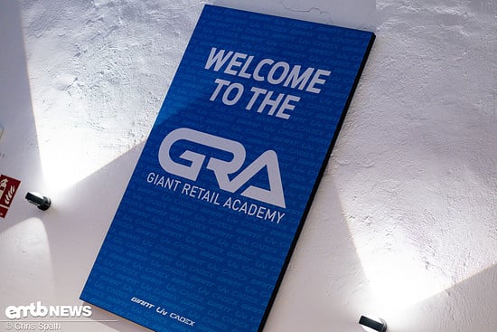 Die Giant Retail Academy gibt es mit Schulungsveranstaltungen oder online.