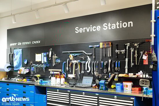 Leider konnte ich die Giant-Mitarbeiter nicht überreden, diese Werkstatt auch in meinen vier Wänden einzurichten.