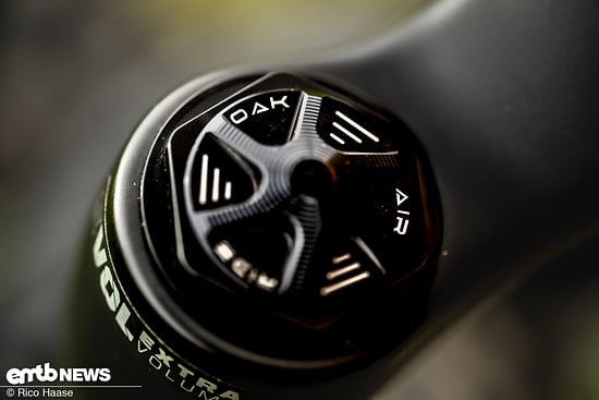 Die neue Abdeckkappe der Luftseit wirkt wertig und lässt sich, dank der sechs Stege auch mit kalten Fingern problemlos bedienen.