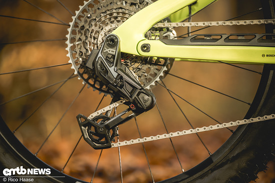 Geschaltet wird mit einer SRAM X0 Transmission-Einheit.