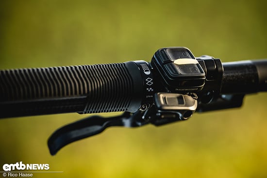 ... verfügen über eine angenehme, griffige Haptik.