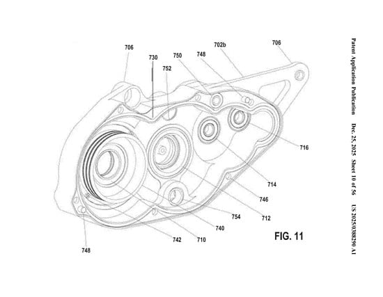 Der Mittelmotor sitzt gekapselt in seinem Gehäuse und vereint Getriebe und Antrieb.