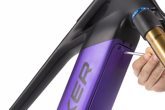 Der entnehmbare Akku wurde vollständig ins Rohr integriert und kann entnommen werden.