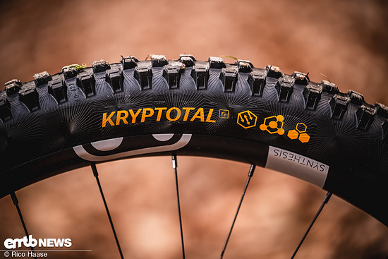 ... Continental Kryptotal-Reifen runden die hochwertige Ausstattung ab.