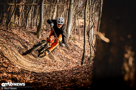 In Kurven lässt sich das Rapcon :eCX willig und gutmütig werfen. Hier besticht es mit viel Präzision.