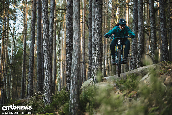 Stumpfe Einschläge bringen das Rad wahlweise bei viel Tempo oder höheren Fahrergewichten etwas ans Limit