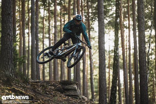 Kompakt, agil, gutmütig und spaßig zu fahren – das Amflow PL Carbon ist als vergleichsweise leichtes E-Bike ein spaßiger Trailfeger.