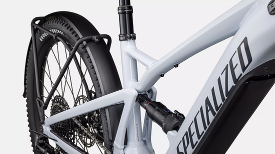 Das Turbo Tero X kommt mit Gepäckträger und Schutzblech