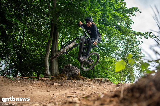 Preisattraktiver Allrounder für Singeltrail-Touren auf schweren Trails und den Bikepark gesucht – das Radon Deft wäre eine gelungene Alternative.