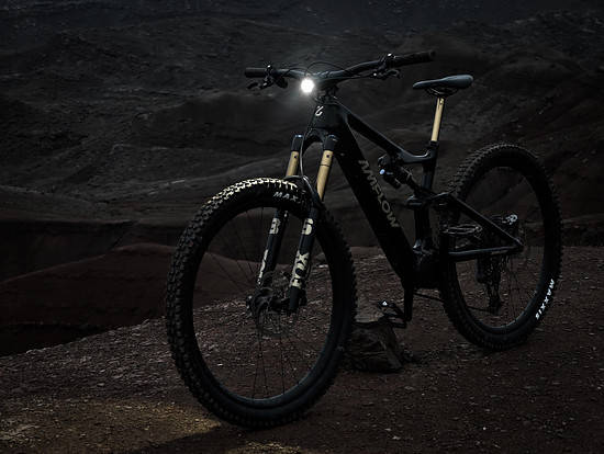 Avinox Front Light-3