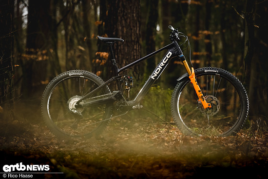 Besonderheit am Norco Sight VLT TQ: Die Kettenstreben des High-Pivot-Hinterbaues längen sich beim einfedern.