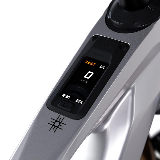 BlackBG SL SILVER DP CloseUp v02