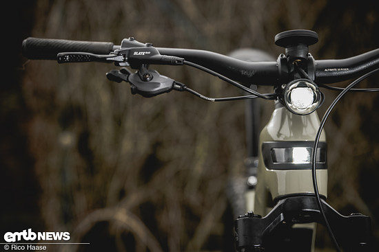 Das innovative, vollständig integrierte Frontlicht nebst diverser MonkeyLink-Schnittstellen zeichnen dieses E-Bike aus und sorgen für ein Plus an Sicherheit.