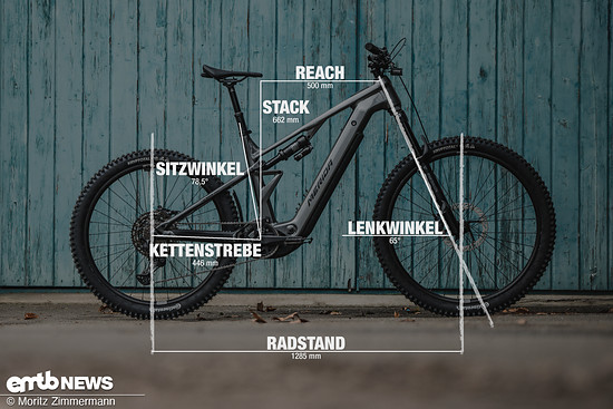 Merida Etmo 800 mit Geometrieangaben in Rahmengröße XL