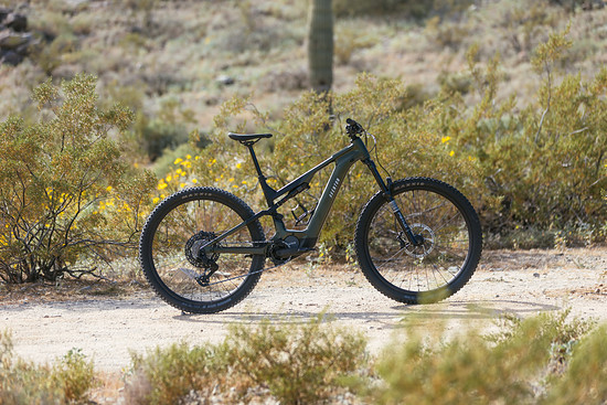 Vom Fixie zum Performance E-MTB – Aventon hat eine gewaltige Wandlung hingelegt: Neu ist das E-MTB Current