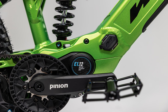 Beim Antrieb setzt man auf Pinions Motor.Gearbox.Unit, die Motor, Getriebe, Sensorik und Steuerung in einer Einheit zusammenfasst.