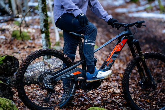 Definitiv vielversprechend, aber auch mit sattem Preis und kein Leichtgewicht: Das Rotwild R.EXC schafft es aber wie kein anderes Bike der ersten M2S-Welle mit eigenen Innovationen zu trumpfen!