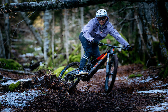 Kelan Grant und das Rotwild-Schwalbe-Gravity-Team sollen maßgeblich an der Entwicklung beteiligt gewesen sein, um das R.EXC zu einem wahren Race-Bike zu machen.