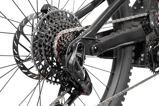 Die langjährigen Partner SRAM und Crankbrothers sind an allen Bikes sehr stark vertreten.