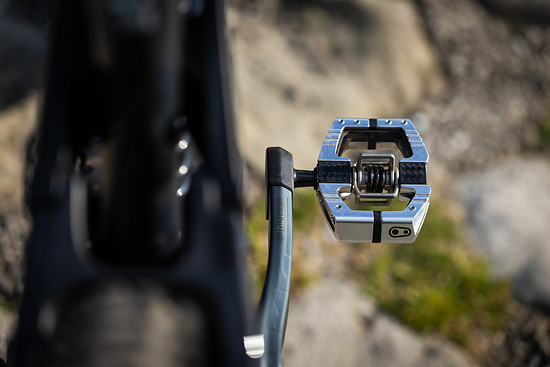 Beim Pedal vertraut Kelan auf Crankbrothers Mallet E.