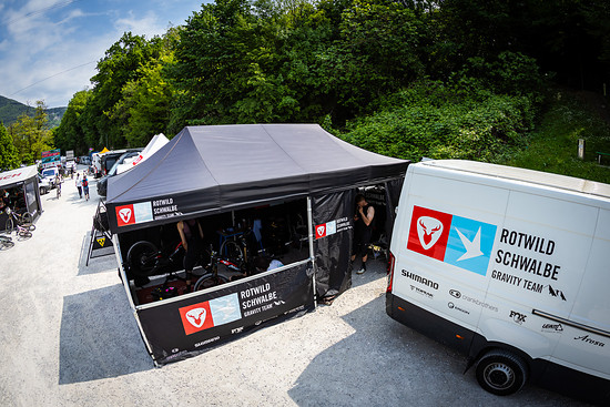 Während der Technical Assistance Zone war viel los in den Pits.