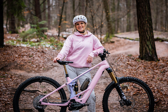 Samira Faulke – Trainerin und Community-Builderin.