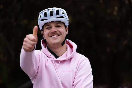 Tom Pölderl – Racer, Moderator, Gute-Laune-Mensch, Hans Dampf in allen Gassen und Tausendsassa auf zwei Rädern.