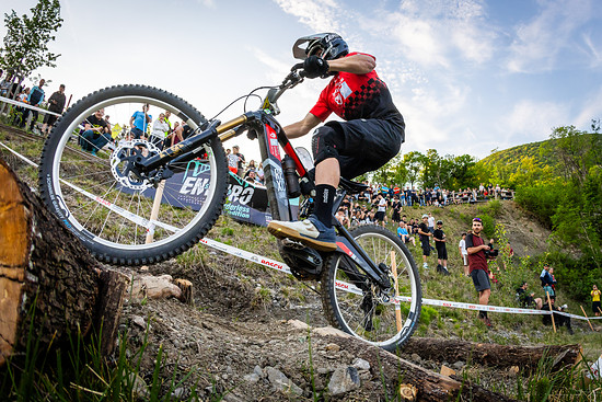 Nur mit der Kombination aus Motor und Firmware ist man bei offiziellen UCI-Rennen startberechtigt – Foto: Sebastian Schieck