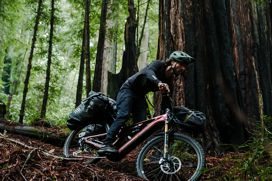 Dank der Positionierung von Front- und Rear-Rack bleibt das Levo X ein vollwertiges E-Mountainbike.