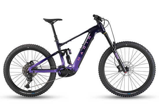 Das E1 kommt abgepeckter daher und setzt unter anderem auf X-Fusion Federelemente, Shimano Cues Schaltung und TRP DHR Evo Comp-Bremsen.