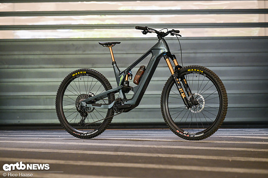 Das neue Steppenwolf Tycoon setzt auf 170 mm Federweg, 29"-Laufräder und einen Avinox-Motor.