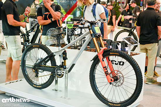 Auf diesem Frameworks hat sich Asa Vermette den Sieg beim Downhill World Cup in Südkorea geholt