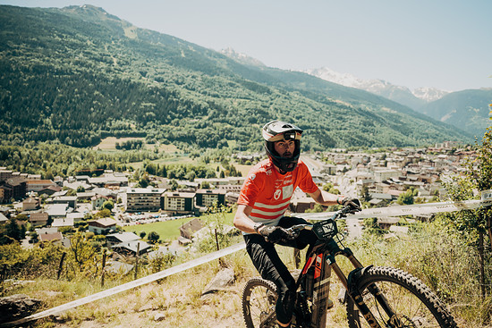 Theo auf Platz zwei hinter Jérôme Gilloux (E-XC Weltmeister) und vor Kenny Muller. Damit führt er aktuell die Gesamtwertung der Bosch eMTB-Challenge.